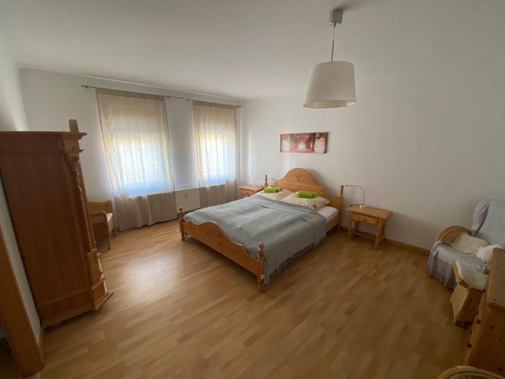 Ferienwohnung Am Theo Carlen Platz Ormesheim エクステリア 写真